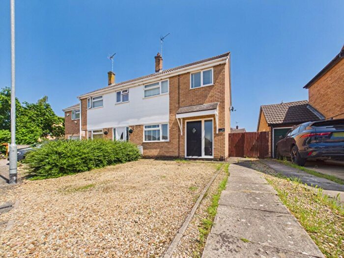 3 Bedroom Semi-Detached House For Sale In Green Lane, Yaxley, PE7