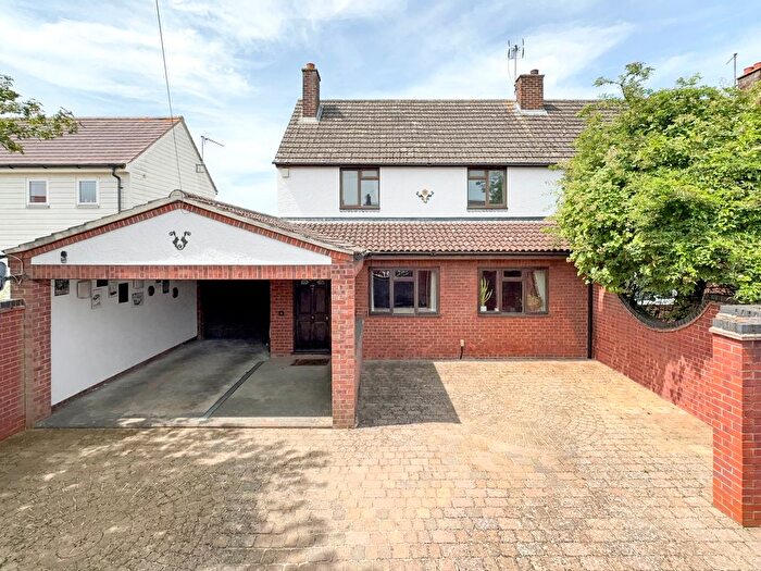 3 Bedroom Semi-Detached House For Sale In Dale Way, Sawston, CB22