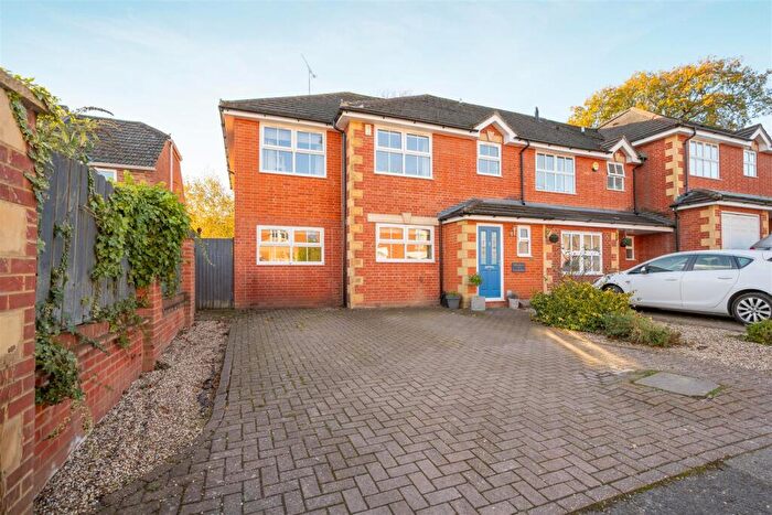 5 Bedroom Semi-Detached House To Rent In Lavender Row, Ascot, SL5