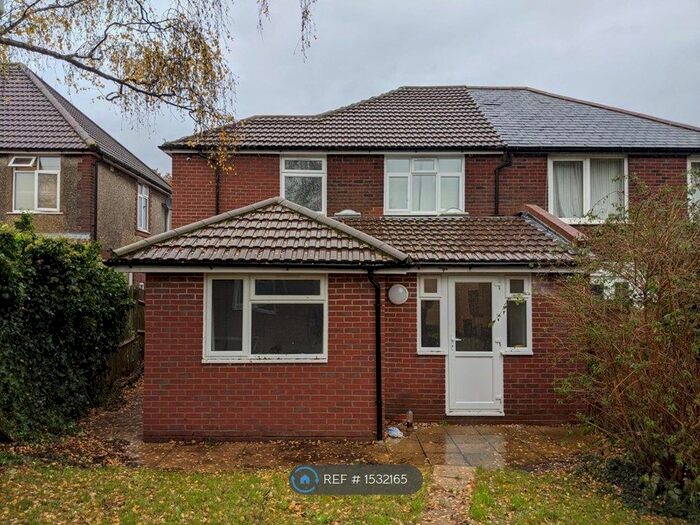 6 Bedroom Semi-Detached House To Rent In Sirdar Road, Southampton, SO17