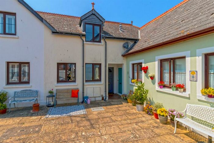 2 Bedroom House To Rent In Gratwicke Road, Worthing, BN11