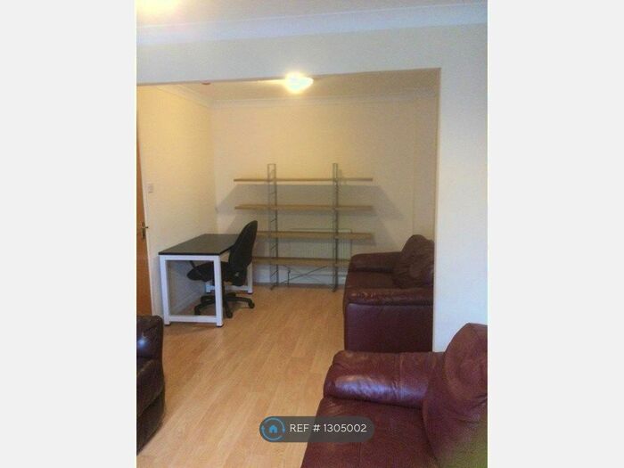5 Bedroom Terraced House To Rent In Urquhart Street, Dundee DD2