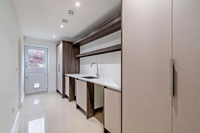 5 Bedroom Detached House For Sale In De Montfort House, Haven Pastures, Henley-In-Arden, B95