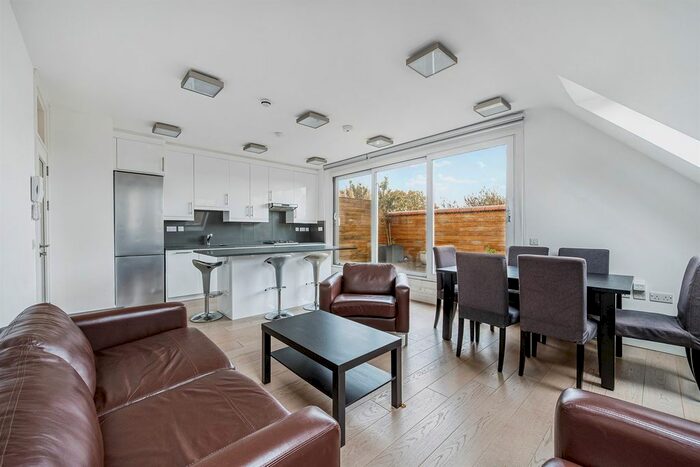 2 Bedroom Flat To Rent In Elm Avenue, London, W5