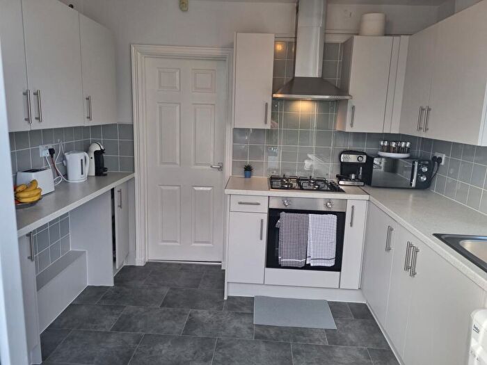 2 Bedroom Maisonette For Sale In Windermere Avenue, Wembley, HA9