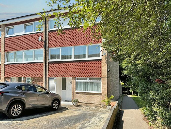 5 Bedroom Town House For Sale In Sparrow Drive, Orpington, BR5