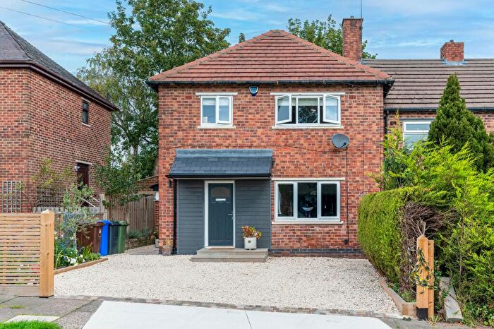 3 Bedroom Semi-Detached House For Sale In Thornbridge Way, Sheffield, S12