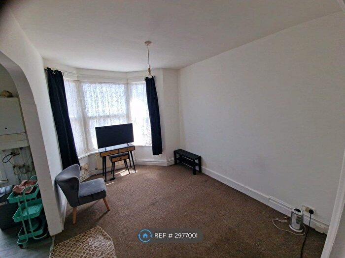 1 Bedroom Flat To Rent In Leyton, London, E10