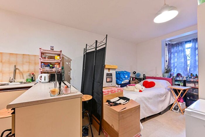 Studio To Rent In Balmoral Mews, Stamford Brook, London, W12