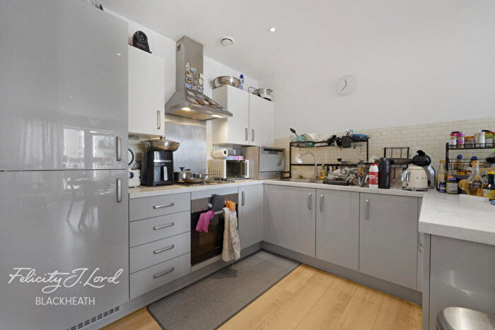 2 Bedroom Apartment For Sale In Brumwell Avenue, Woolwich, SE18
