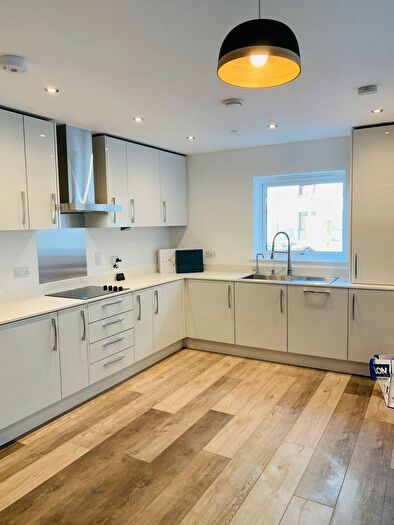 2 Bedroom Flat To Rent In Victoria Avenue, Southend On Sea, SS2