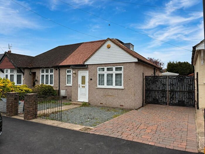 3 Bedroom Semi Detached Bungalow For Sale In Parkfield Crescent, Feltham, TW13