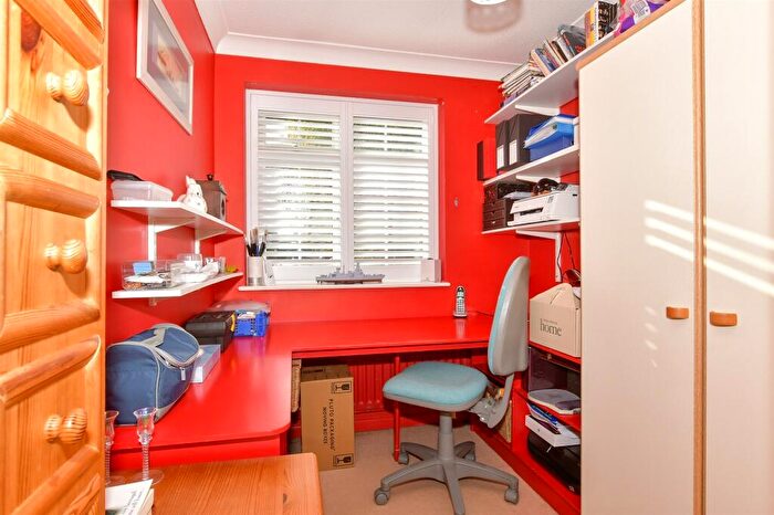 3 Bedroom Terraced House For Sale In Hook Close, Chatham, Kent, ME5