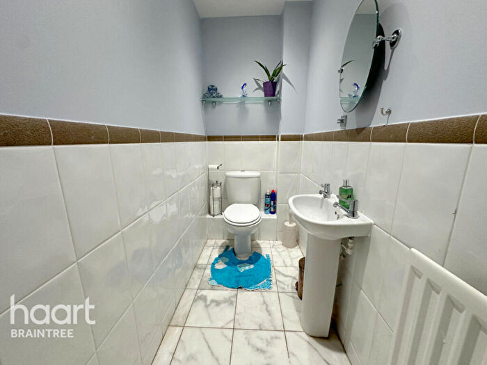 3 Bedroom End Of Terrace House For Sale In Braiding Crescent, Braintree, CM7