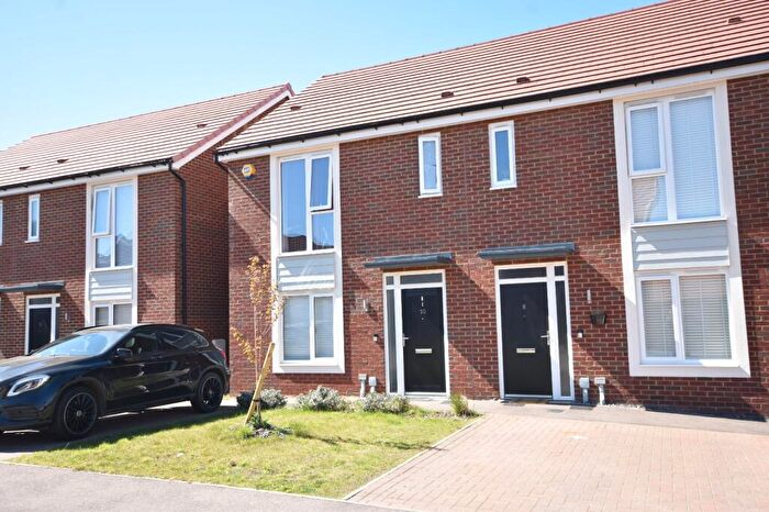 3 Bedroom Semi-Detached House For Sale In Wildbore Way, Copthorne, Crawley, RH10