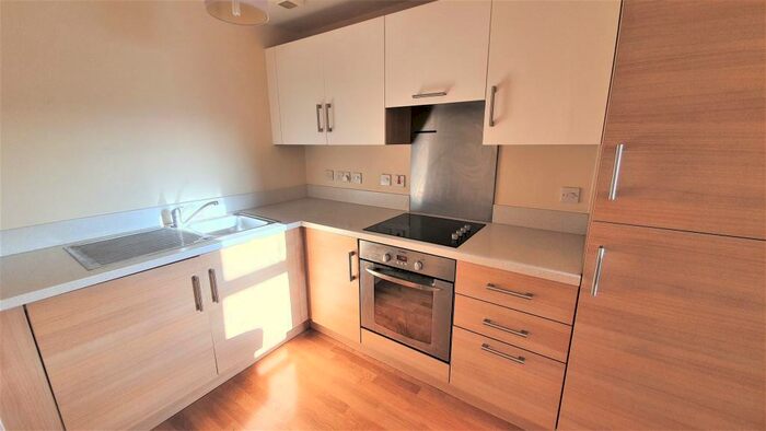 Flat To Rent In High Street South, Dunstable, LU6