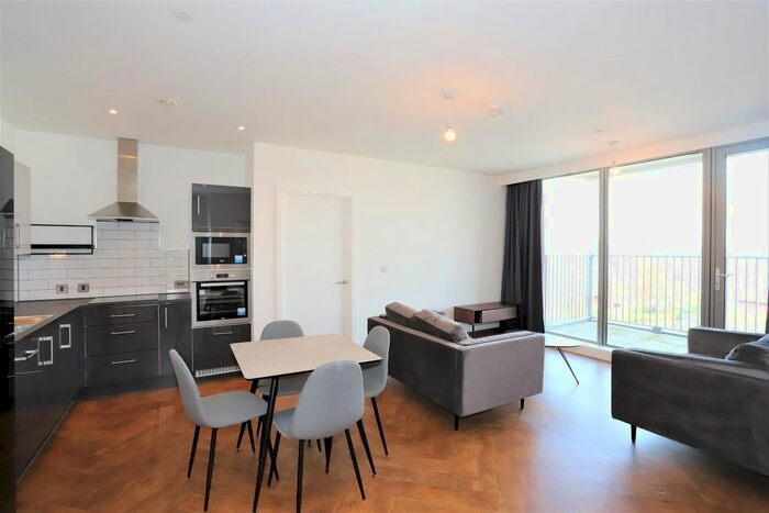 2 Bedroom Flat To Rent In Broadside, Oldham Road, M4