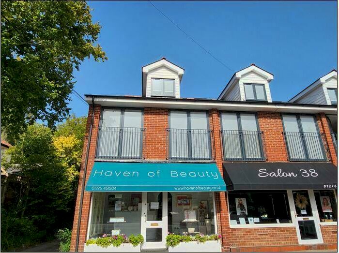 2 Bedroom Apartment To Rent In Windlesham, Surrey, GU20