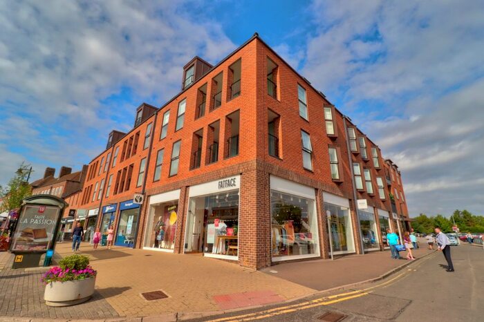 2 Bedroom Flat To Rent In Flat Regents Place, Sycamore Road, Amersham, Buckinghamshire, HP6