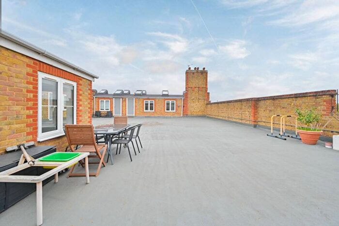 1 Bedroom Flat To Rent In Este Road, Battersea, London, SW11