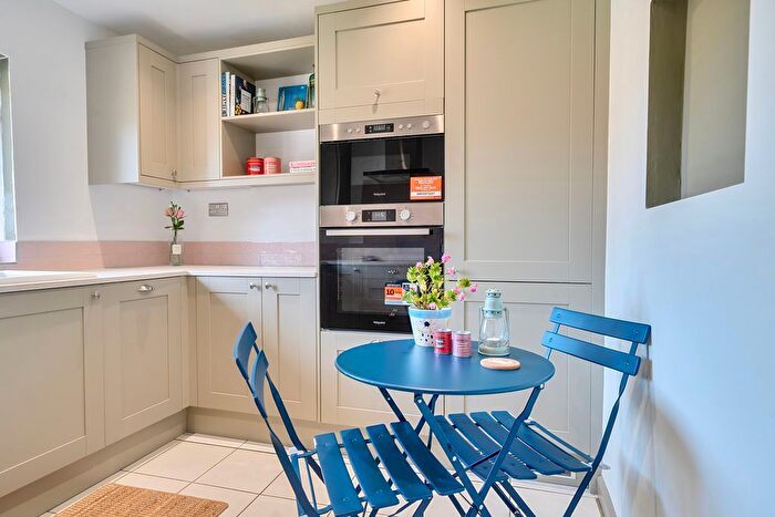 2 Bedroom Flat For Sale In Aldermoor Road, Gosport, PO13