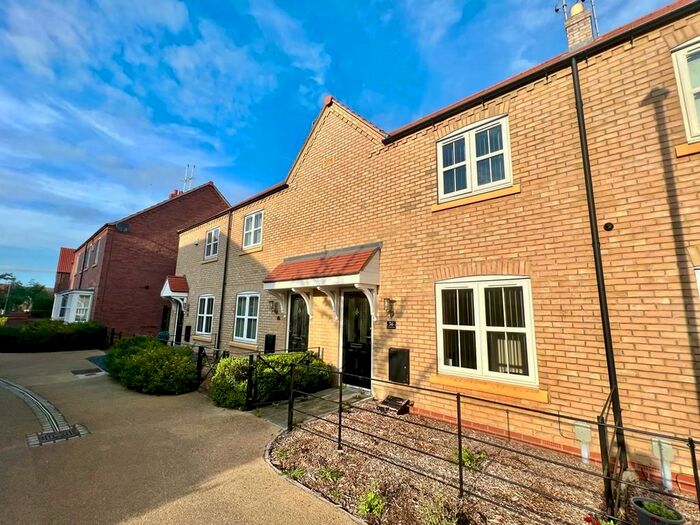 2 Bedroom Terraced House To Rent In Attringham Park, Kingswood, HU7