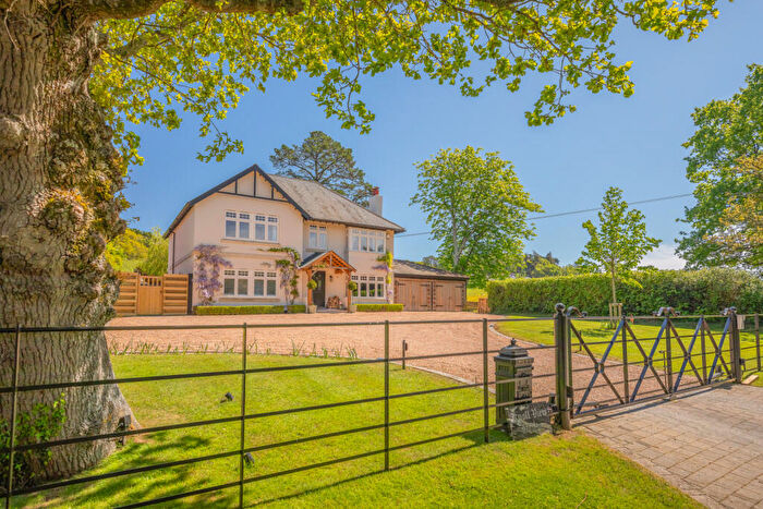 5 Bedroom Detached House For Sale In Broadmoor Road, Corfe Mullen, Wimborne, Dorset, BH21