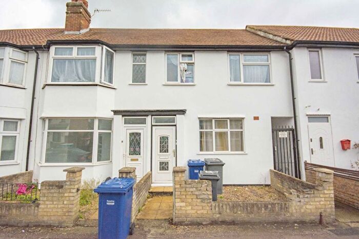 2 Bedroom Flat To Rent In Colindale Avenue, London, NW9