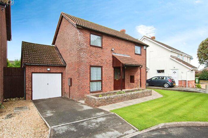 3 Bedroom Detached House For Sale In Plantagenet Crescent, Bournemouth, BH11