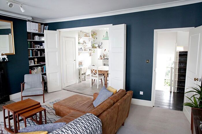 2 Bedroom Maisonette To Rent In Mornington Crescent, Camden, NW1