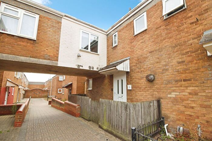 3 Bedroom Terraced House For Sale In Judson Court, Huntingdon, PE29