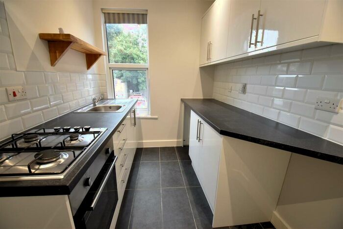 2 Bedroom Flat To Rent In Bellegrove Road, Welling, DA16