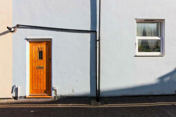 3 Bedroom House To Rent In North Row, Warminster, BA12