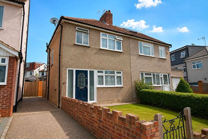 3 Bedroom Semi Detached House For Sale In Middleton Avenue, Greenford, UB6
