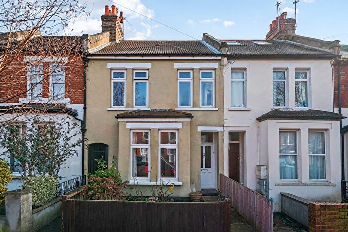 3 Bedroom Terraced House For Sale In Connaught Road, London, W13