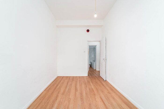 1 Bedroom Flat To Rent In Seven Sisters Road, Finsbury Park, London, N4