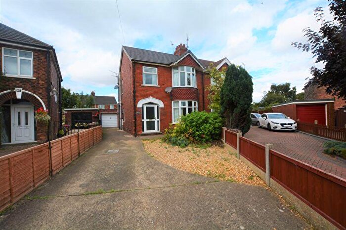 3 Bedroom Semi-Detached House To Rent In Vicarage Gardens, Scunthorpe, DN15