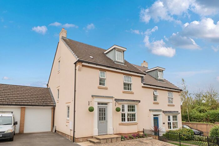4 Bedroom Semi-Detached House For Sale In Chudleigh, Devon, TQ13