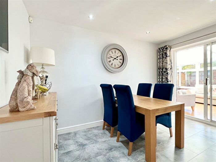 5 Bedroom Detached House For Sale In Hodgetts Drive, Hayley Green, Halesowen, B63
