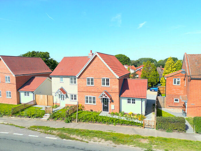 3 Bedroom Semi-Detached House To Rent In Old London Road, Copdock, IP8