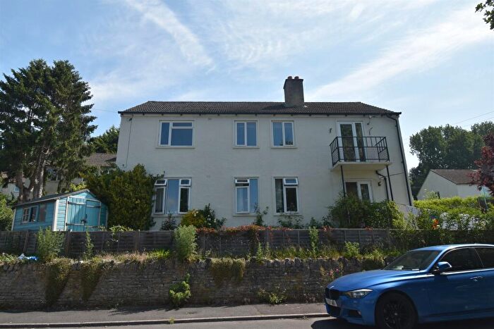 2 Bedroom Flat For Sale In Elmhurst Estate, Batheaston, Bath, BA1