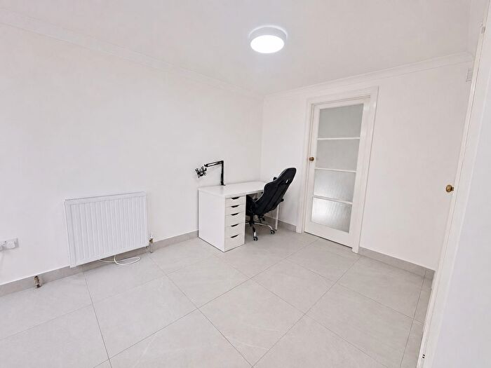 1 Bedroom Flat To Rent In Northwick Avenue, Harrow, Middlesex, HA3