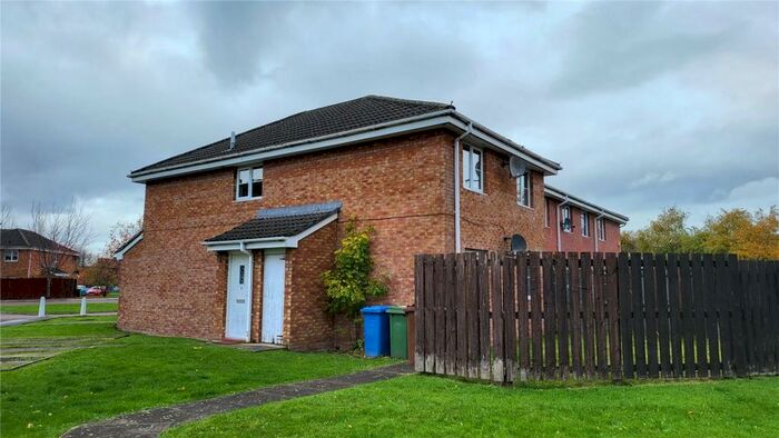 2 Bedroom Flat To Rent In Tullis Gardens, Glasgow, G40