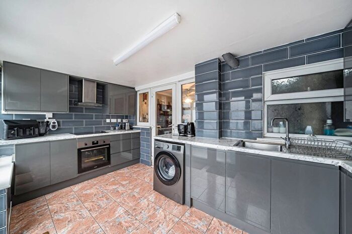 4 Bedroom Terraced House To Rent In Mitcham Road, Croydon, CR0