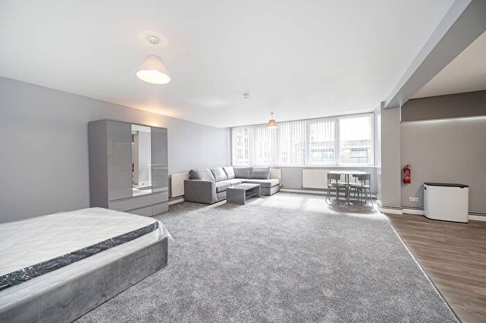 Studio To Rent In Whitechapel Road, Whitechapel, London, E1