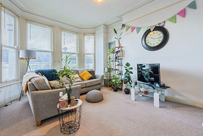 1 Bedroom Flat For Sale In Grenville Road, Plymouth, Devon, PL4