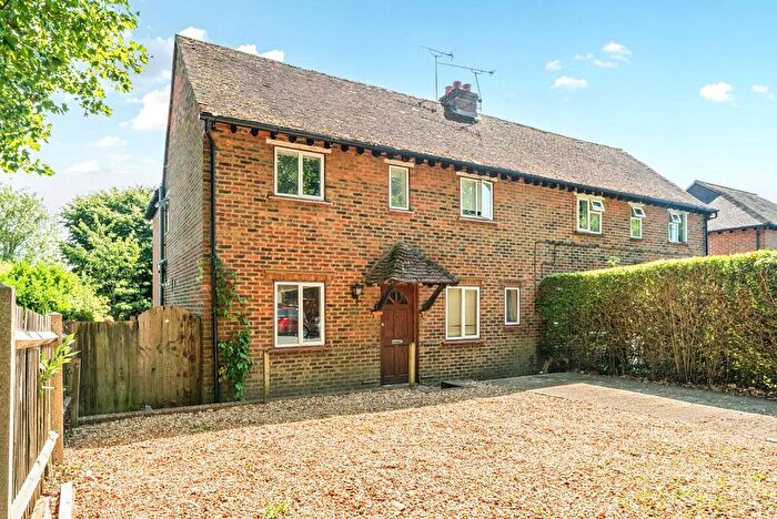 4 Bedroom Semi-Detached House For Sale In Potters Gate, Farnham, GU9