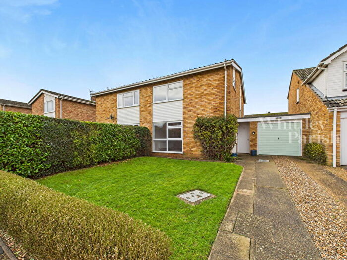 3 Bedroom Semi Detached House For Sale In Cricks Walk, Roydon, Diss, IP22