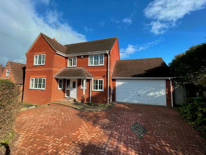 4 Bedroom Detached House To Rent In Wendan Road, Newbury, RG14