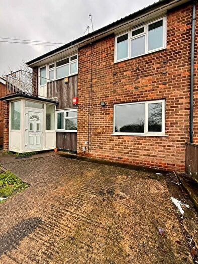 2 Bedroom Maisonette To Rent In Hanbury Road, West Bromwich, West Midlands, B70